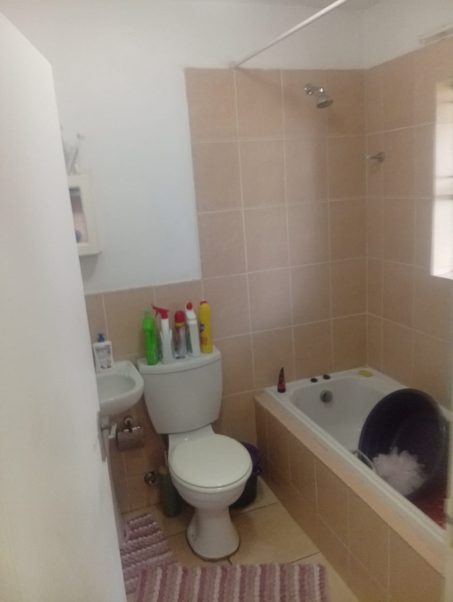 1 Bedroom Property for Sale in Ormonde View Gauteng