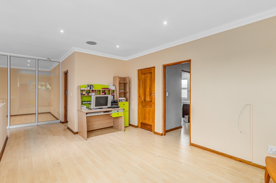 5 Bedroom Property for Sale in Sunninghill Gauteng