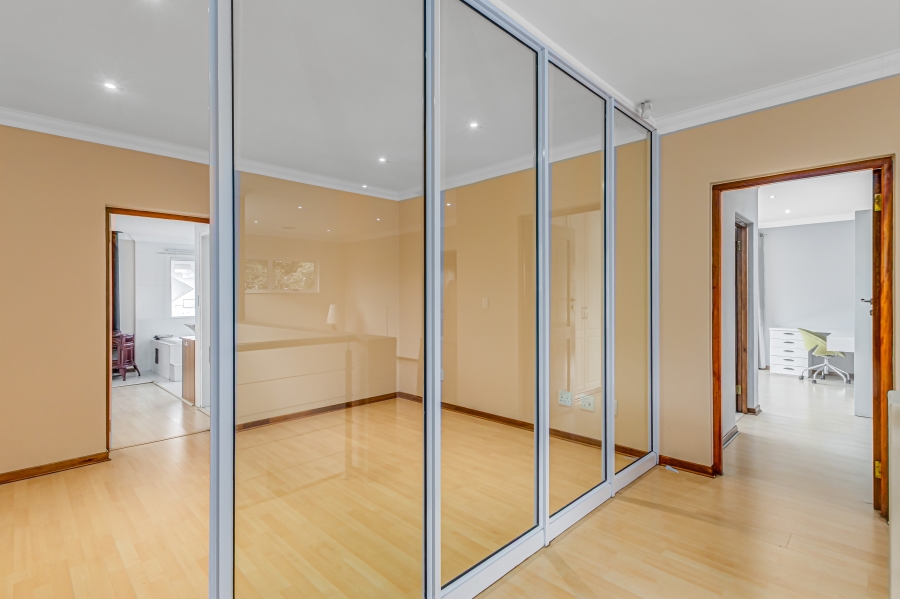 5 Bedroom Property for Sale in Sunninghill Gauteng