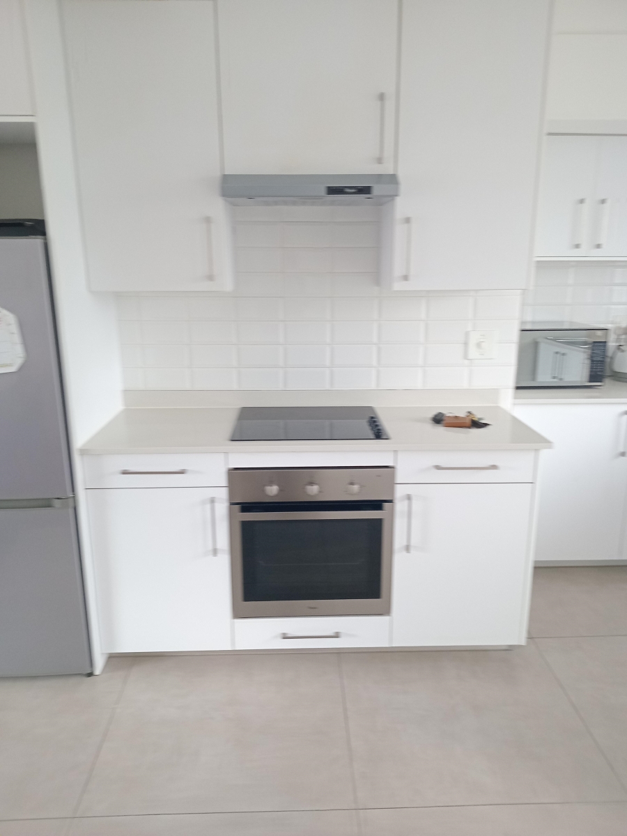 To Let 2 Bedroom Property for Rent in Illovo Gauteng