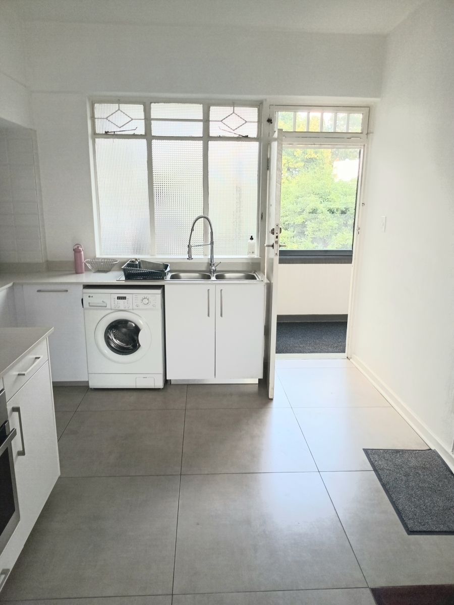 To Let 2 Bedroom Property for Rent in Illovo Gauteng