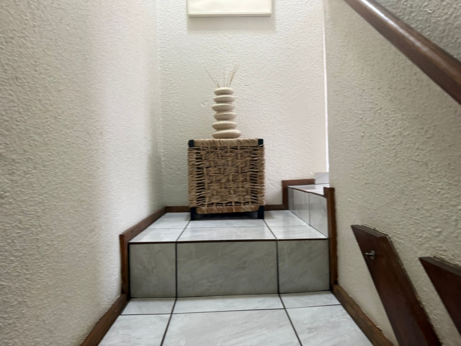2 Bedroom Property for Sale in Florida Glen Gauteng