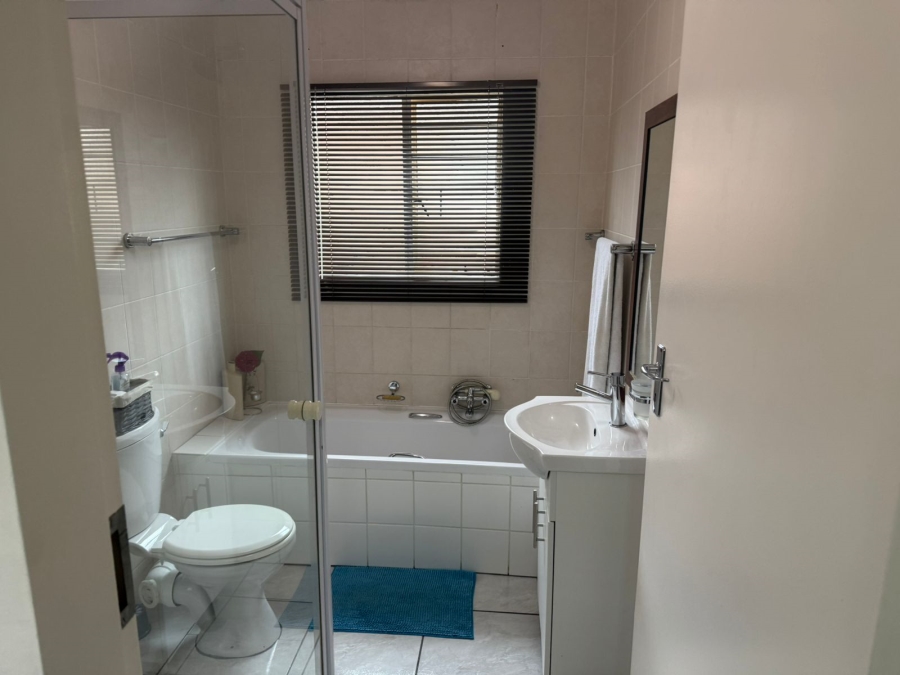 2 Bedroom Property for Sale in Florida Glen Gauteng