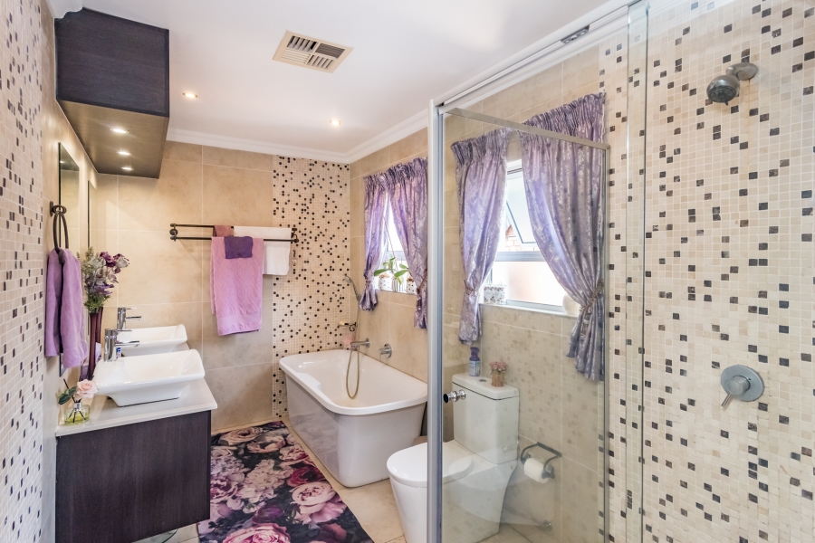 4 Bedroom Property for Sale in Ferndale Gauteng