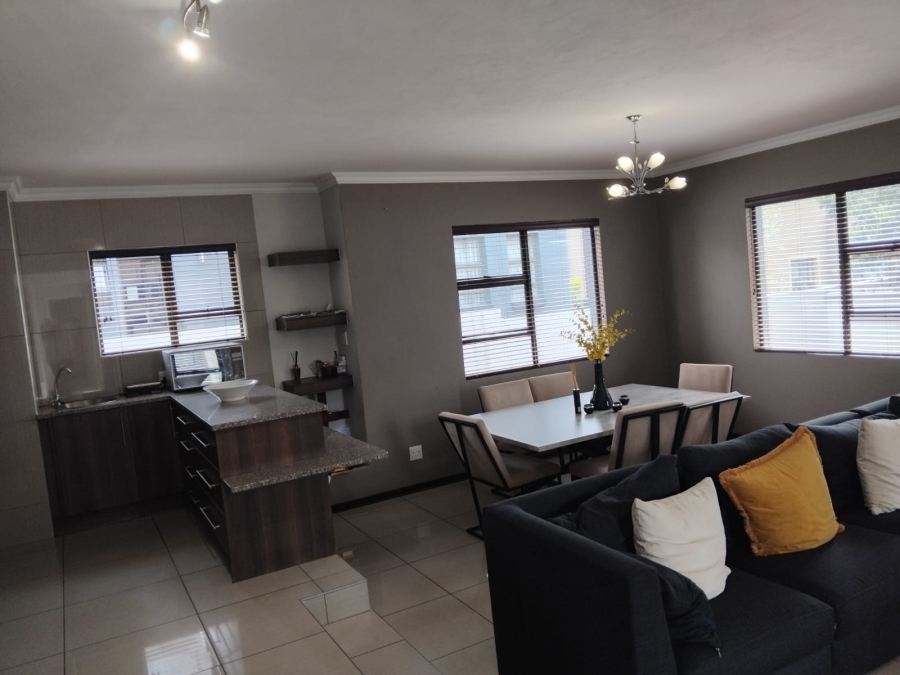 4 Bedroom Property for Sale in Featherview Estate Gauteng