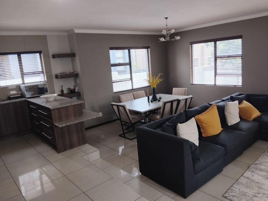 4 Bedroom Property for Sale in Featherview Estate Gauteng