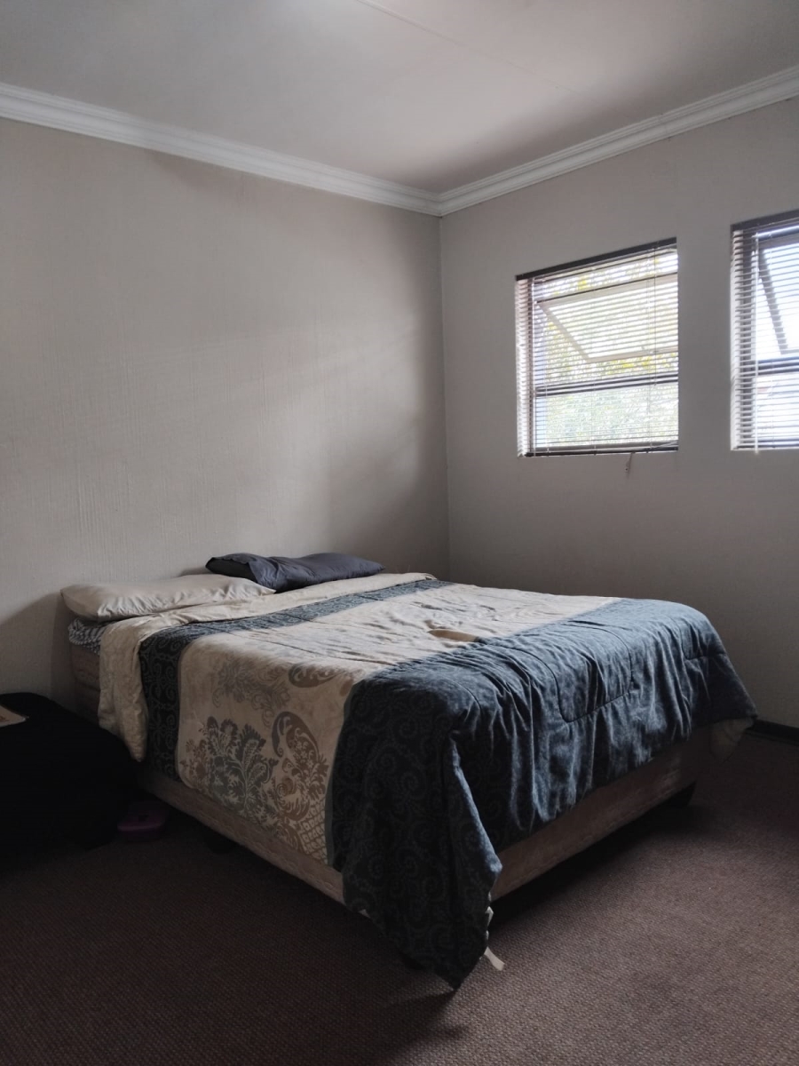 4 Bedroom Property for Sale in Featherview Estate Gauteng