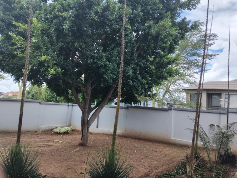 4 Bedroom Property for Sale in Featherview Estate Gauteng