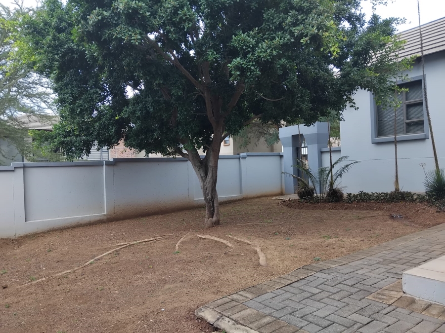 4 Bedroom Property for Sale in Featherview Estate Gauteng