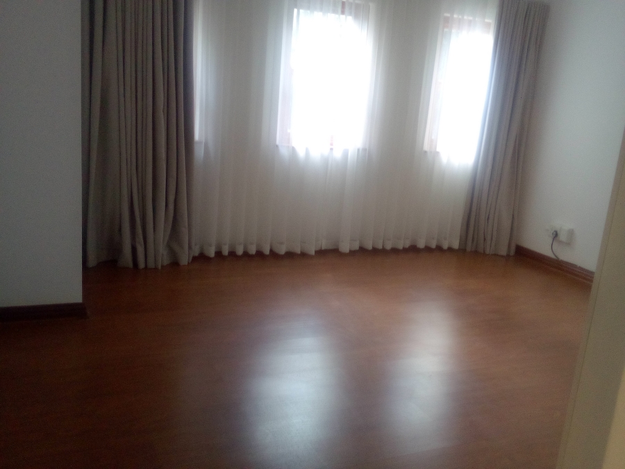 3 Bedroom Property for Sale in Sunset Acres Gauteng