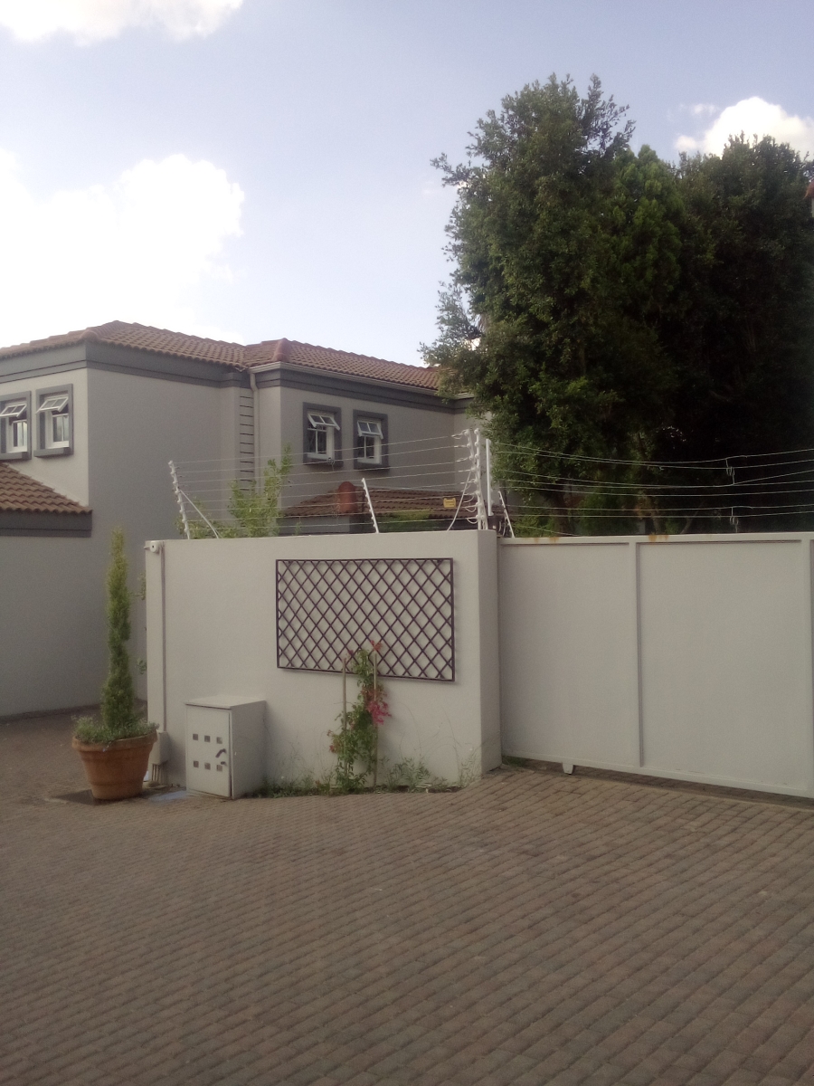 3 Bedroom Property for Sale in Sunset Acres Gauteng