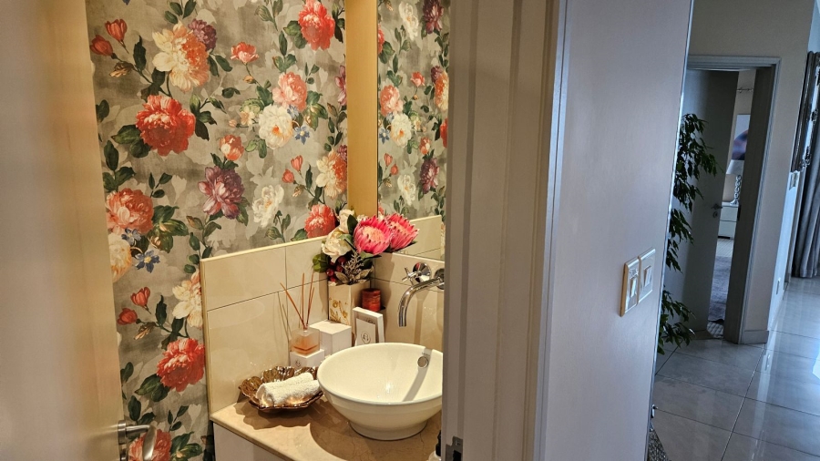 2 Bedroom Property for Sale in Sandton Central Gauteng