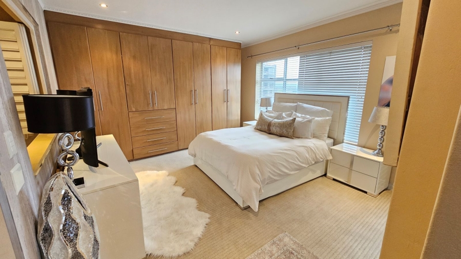 2 Bedroom Property for Sale in Sandton Central Gauteng