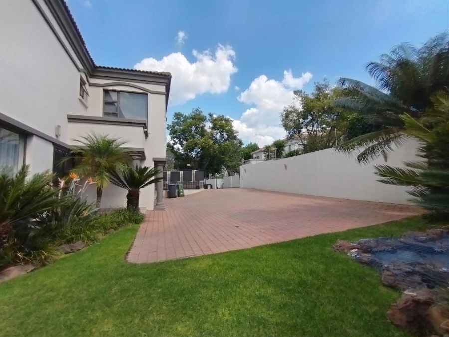 To Let 4 Bedroom Property for Rent in Bryanston Gauteng