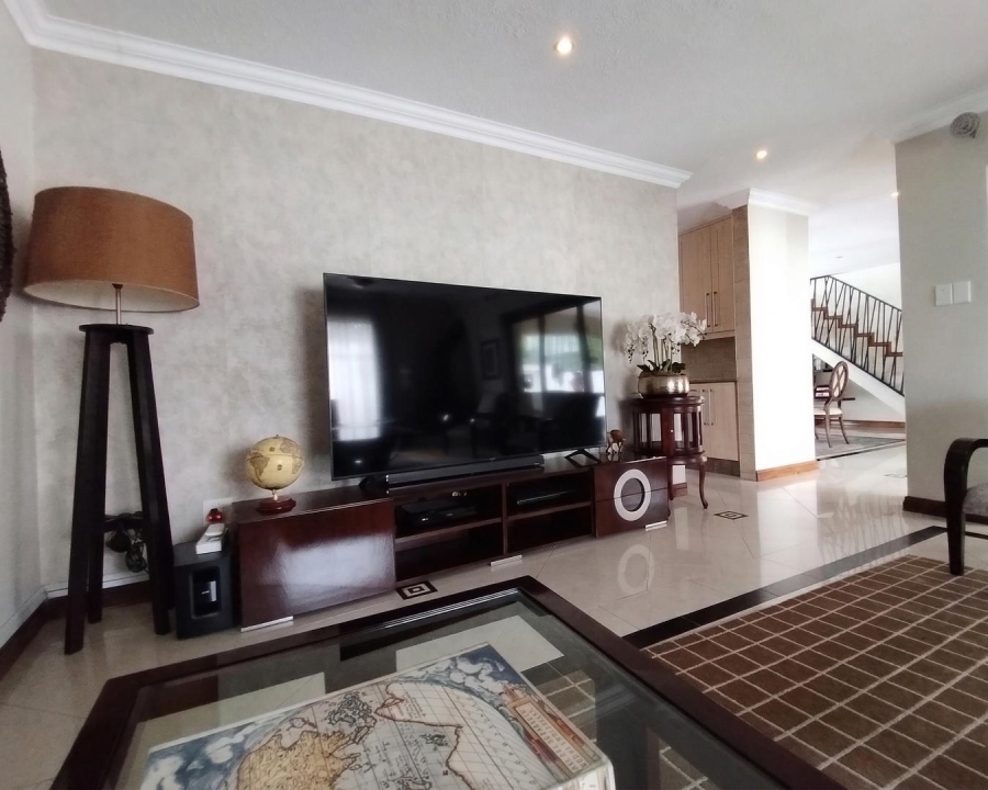 To Let 4 Bedroom Property for Rent in Bryanston Gauteng