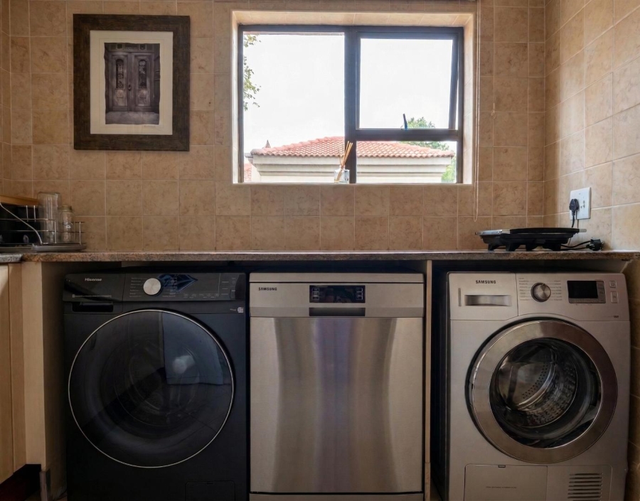 To Let 4 Bedroom Property for Rent in Bryanston Gauteng