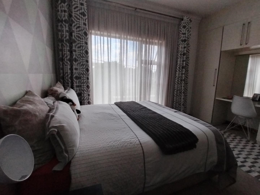 To Let 4 Bedroom Property for Rent in Bryanston Gauteng