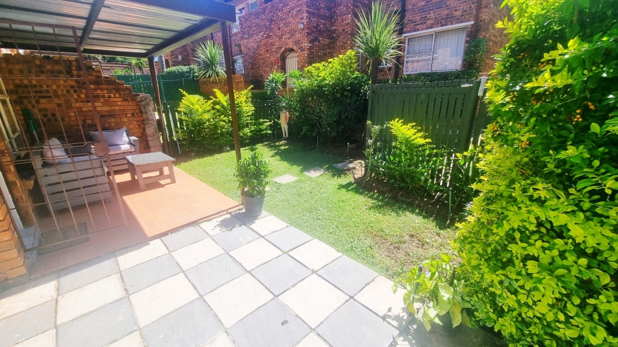 2 Bedroom Property for Sale in Vorna Valley Gauteng