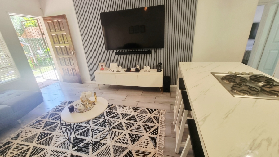 2 Bedroom Property for Sale in Vorna Valley Gauteng