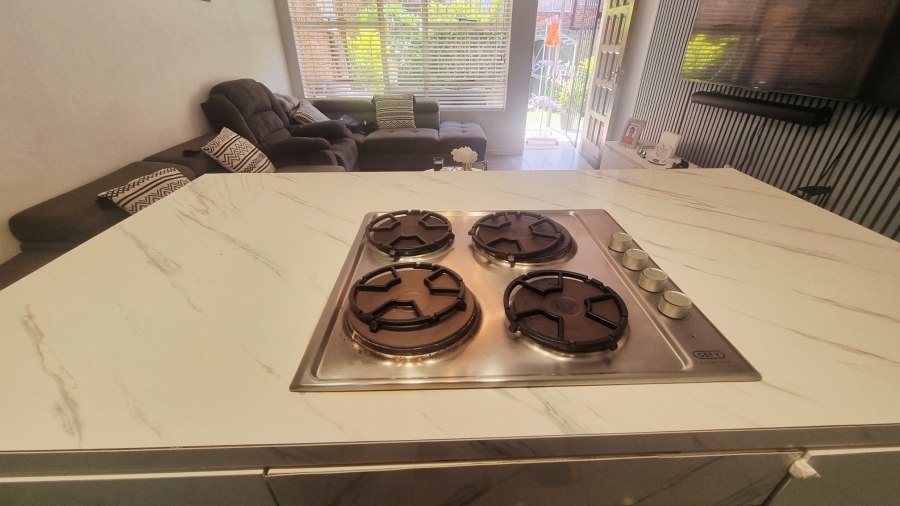 2 Bedroom Property for Sale in Vorna Valley Gauteng