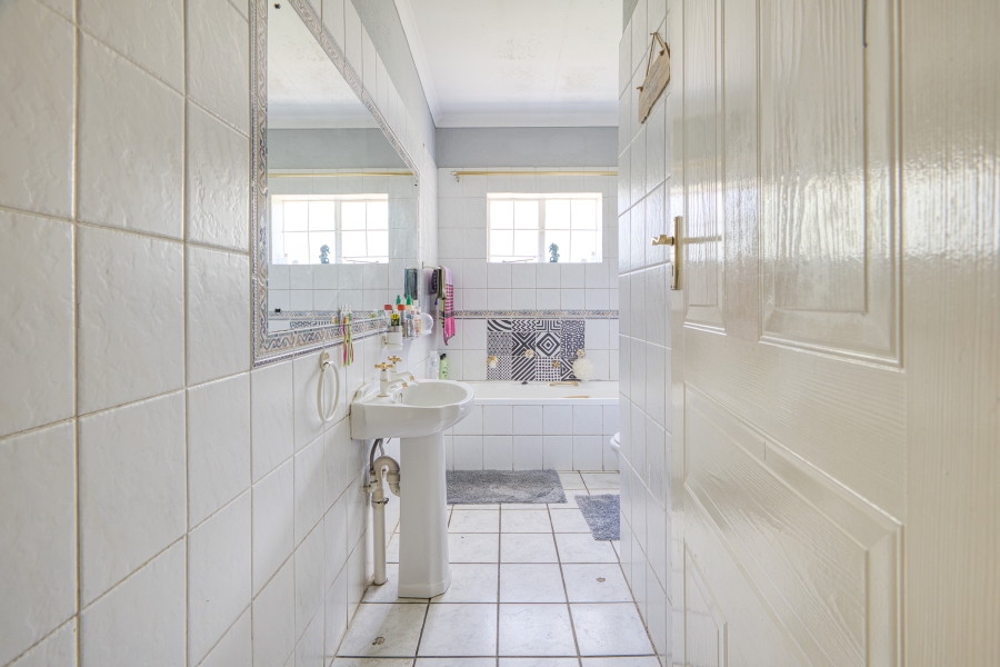 9 Bedroom Property for Sale in Chartwell Gauteng