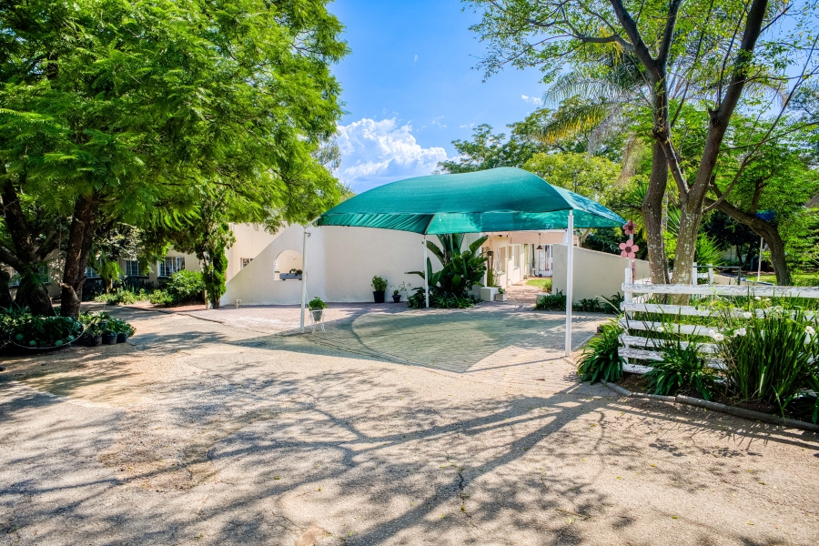 9 Bedroom Property for Sale in Chartwell Gauteng
