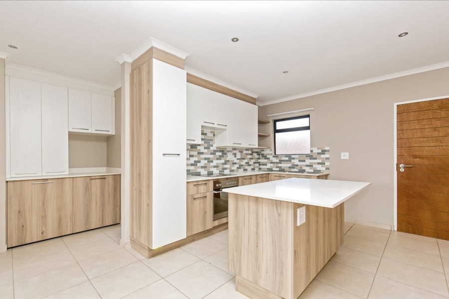 2 Bedroom Property for Sale in Die Hoewes Gauteng