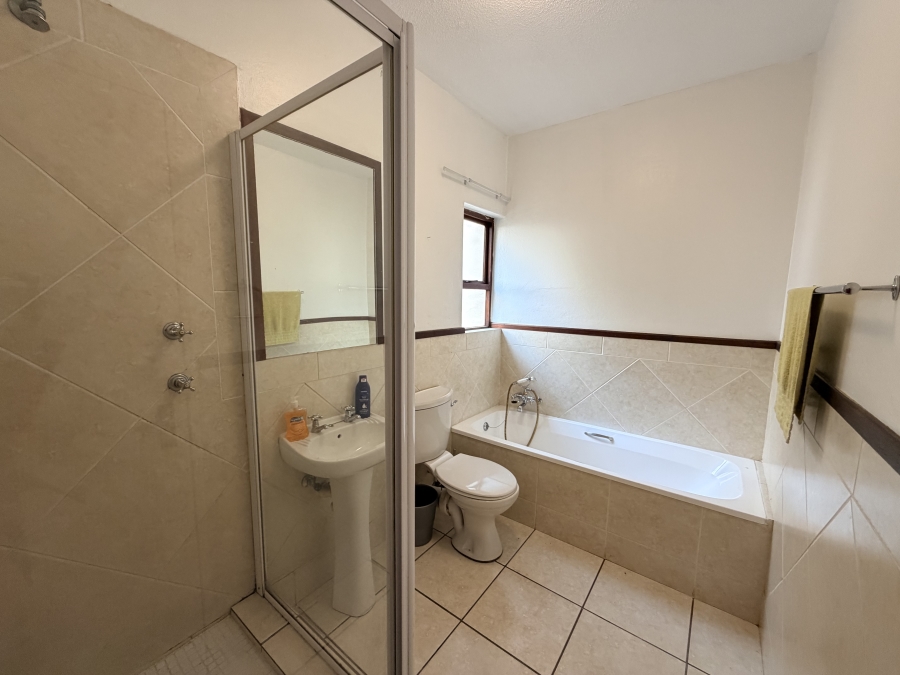To Let 1 Bedroom Property for Rent in Lonehill Gauteng