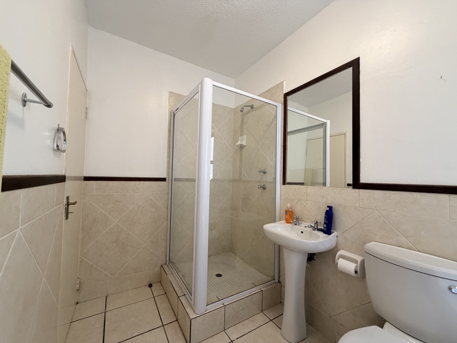 To Let 1 Bedroom Property for Rent in Lonehill Gauteng