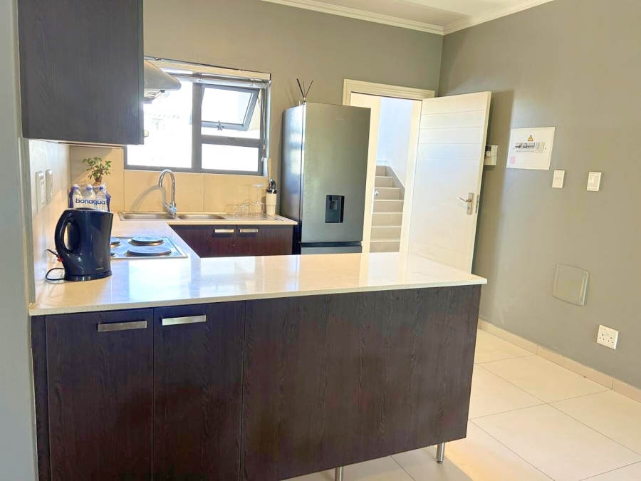 To Let 2 Bedroom Property for Rent in Fourways Gauteng
