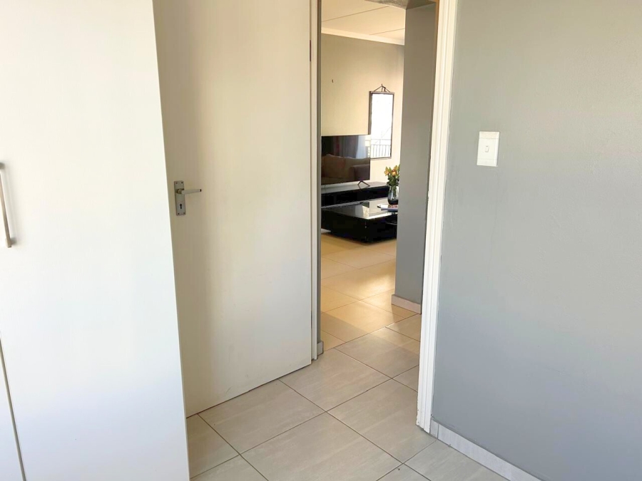 To Let 2 Bedroom Property for Rent in Fourways Gauteng