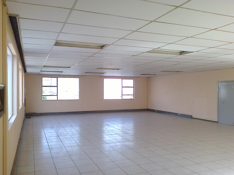 To Let Commercial Property for Rent in Anderbolt Gauteng