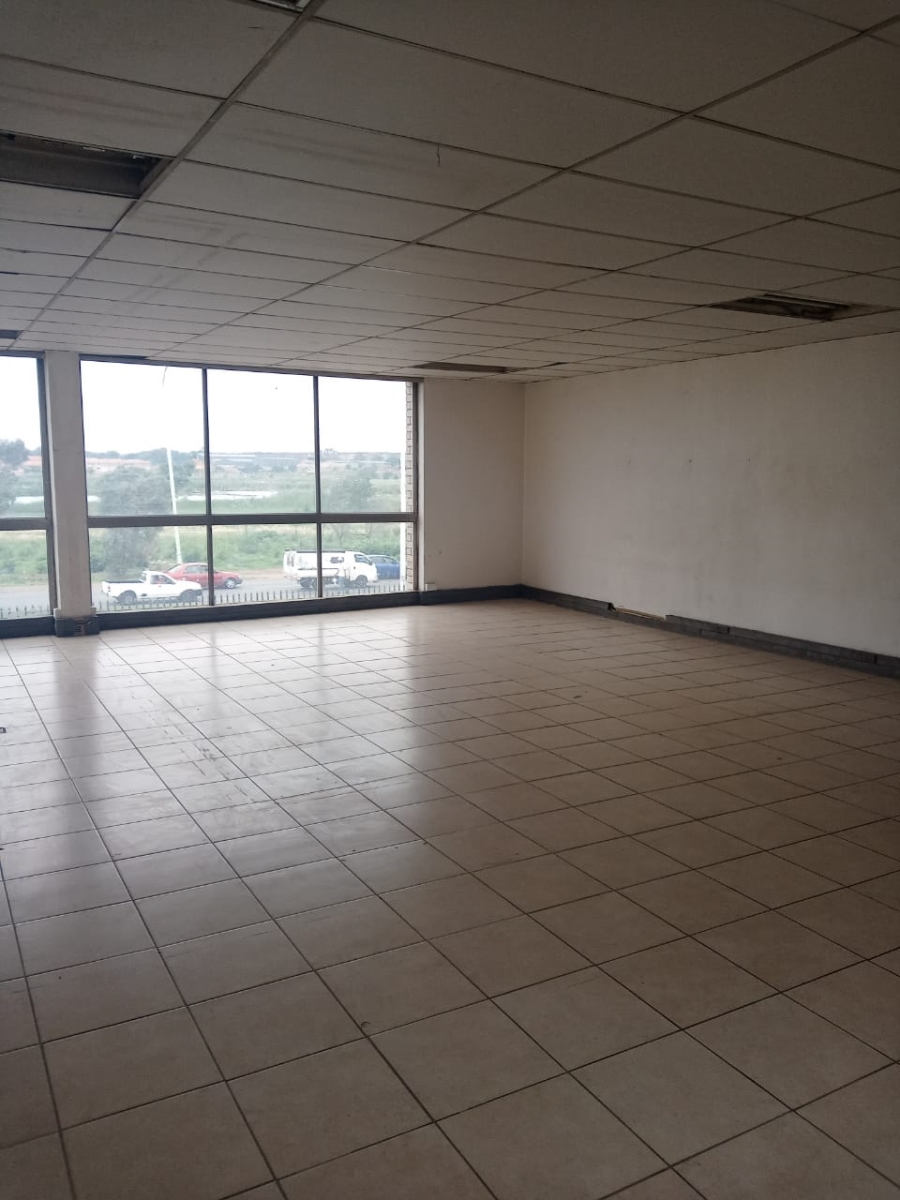 To Let Commercial Property for Rent in Anderbolt Gauteng