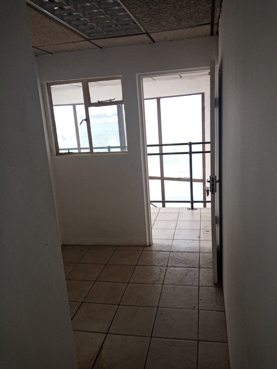 To Let Commercial Property for Rent in Anderbolt Gauteng