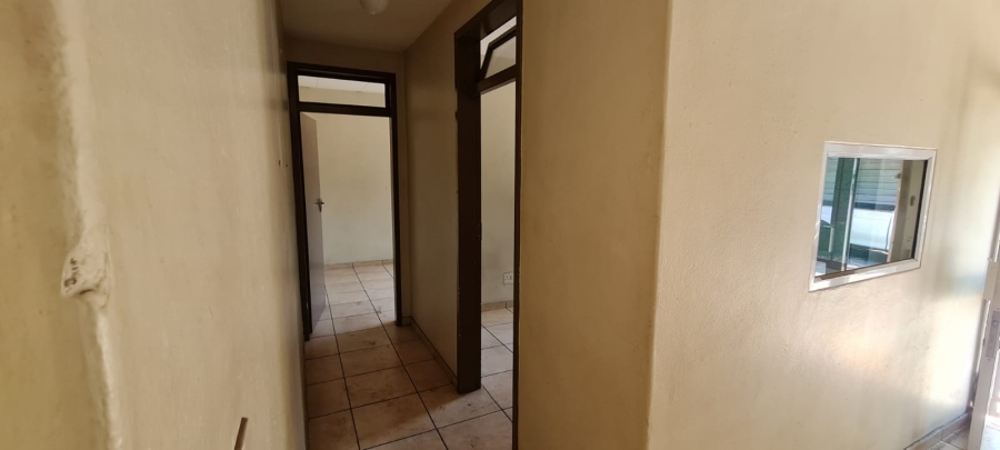 To Let Commercial Property for Rent in Anderbolt Gauteng