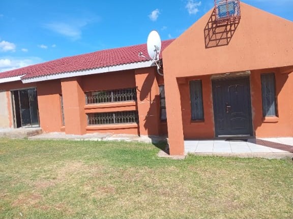 5 Bedroom Property for Sale in Lenasia South Gauteng