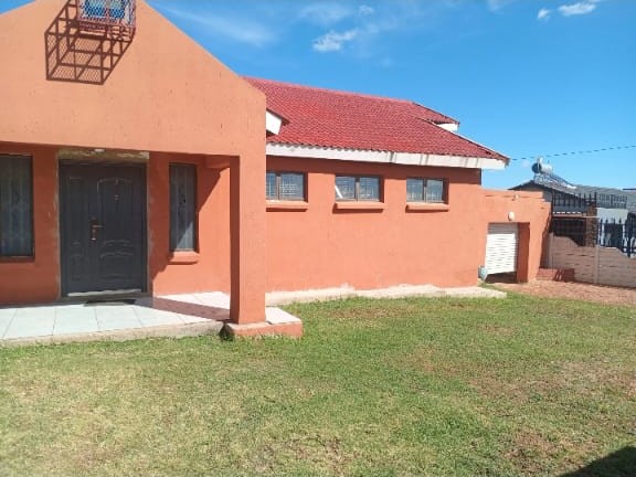 5 Bedroom Property for Sale in Lenasia South Gauteng