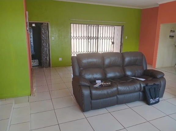 5 Bedroom Property for Sale in Lenasia South Gauteng