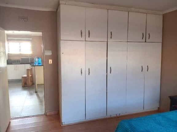 5 Bedroom Property for Sale in Lenasia South Gauteng