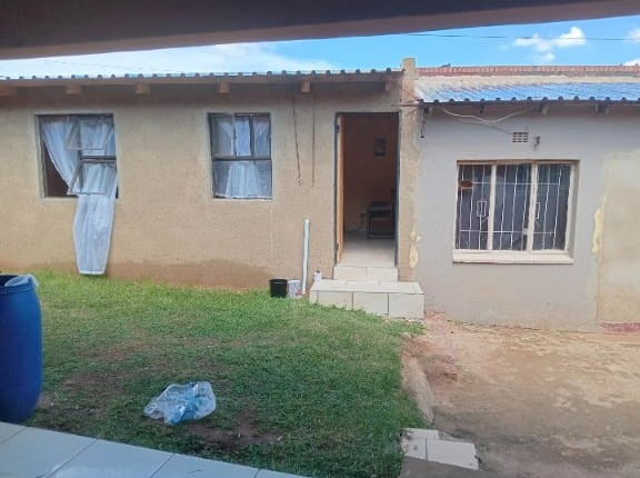 5 Bedroom Property for Sale in Lenasia South Gauteng