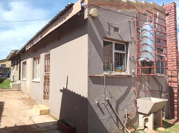 5 Bedroom Property for Sale in Lenasia South Gauteng