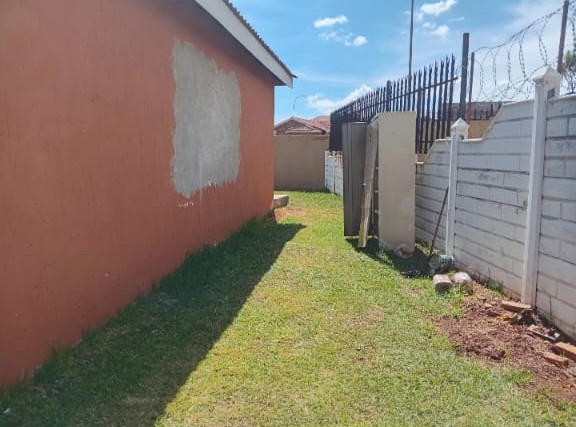 5 Bedroom Property for Sale in Lenasia South Gauteng
