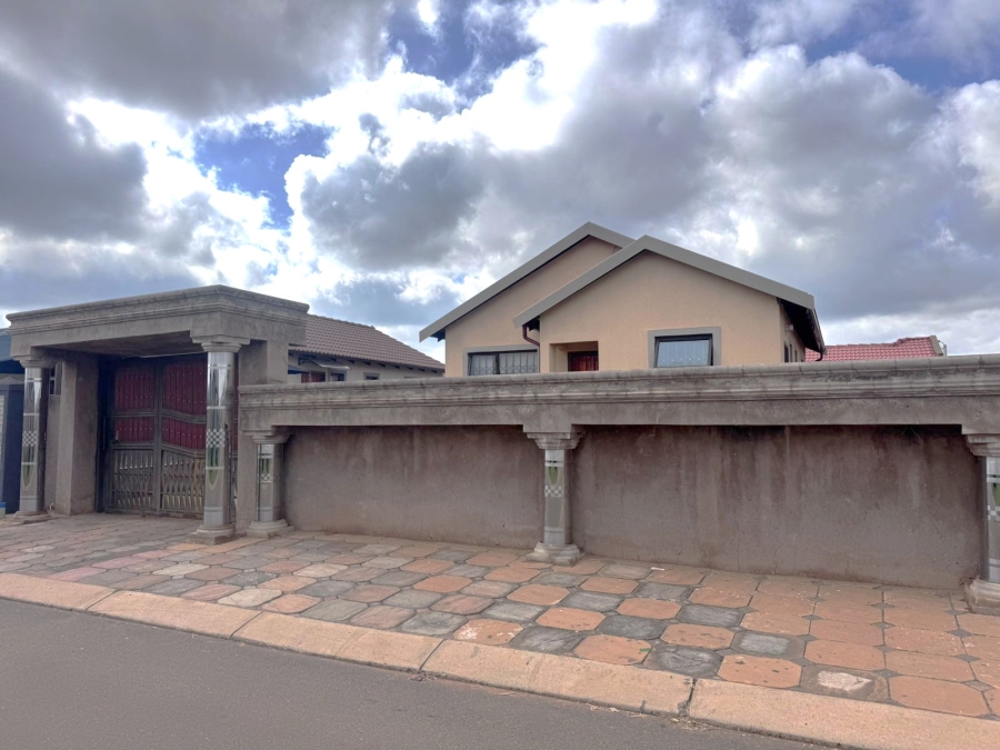2 Bedroom Property for Sale in Alliance Gauteng