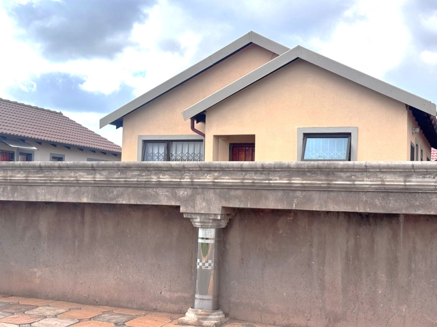 2 Bedroom Property for Sale in Alliance Gauteng