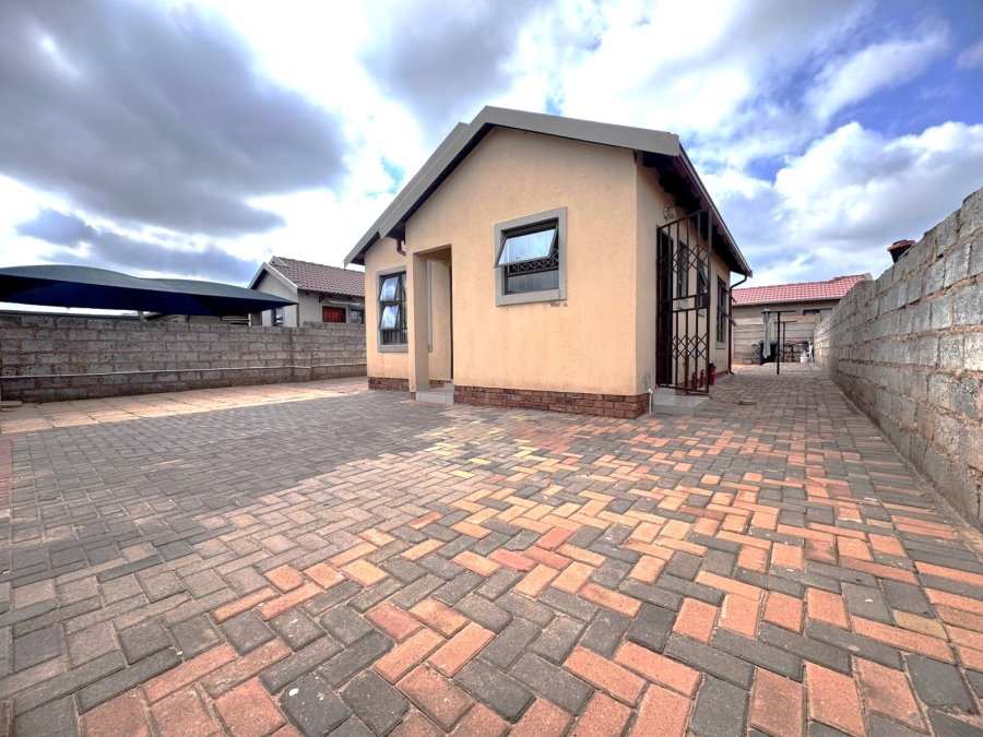 2 Bedroom Property for Sale in Alliance Gauteng
