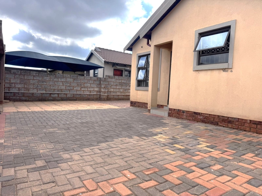 2 Bedroom Property for Sale in Alliance Gauteng