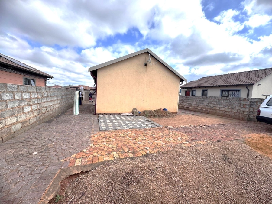 2 Bedroom Property for Sale in Alliance Gauteng