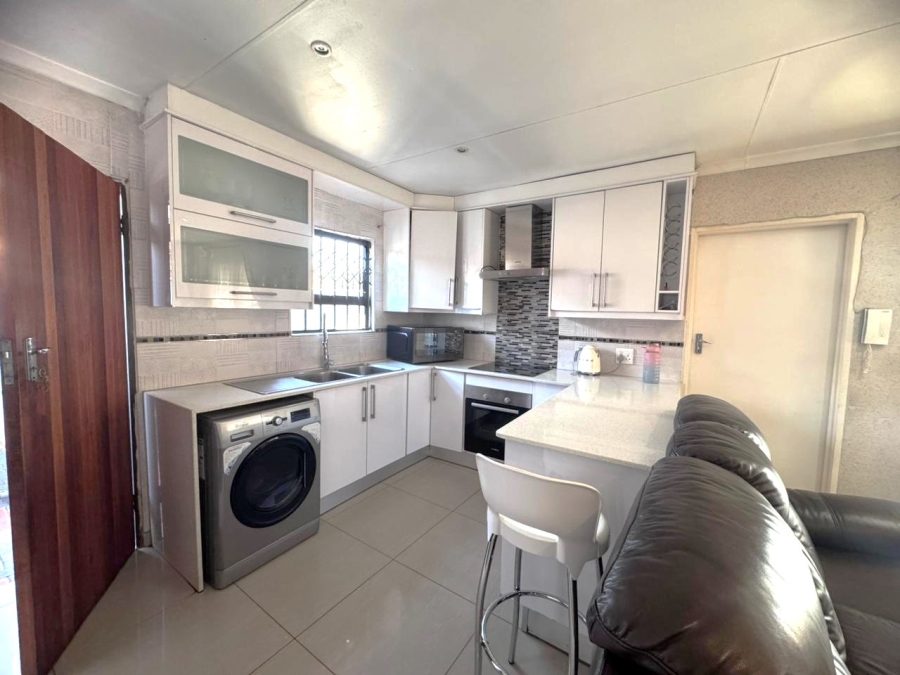 4 Bedroom Property for Sale in Klippoortje Gauteng