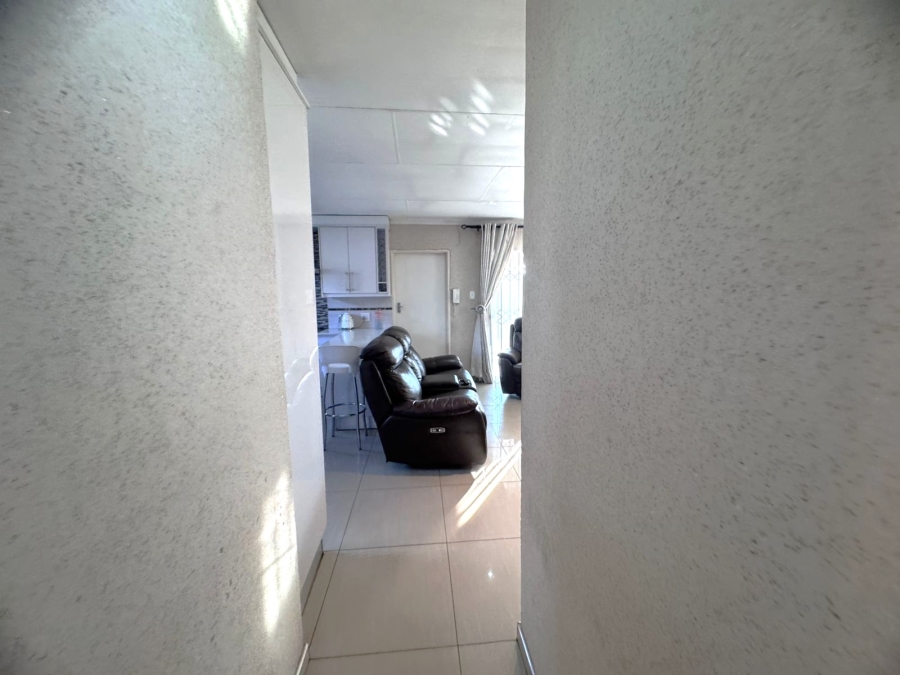 4 Bedroom Property for Sale in Klippoortje Gauteng