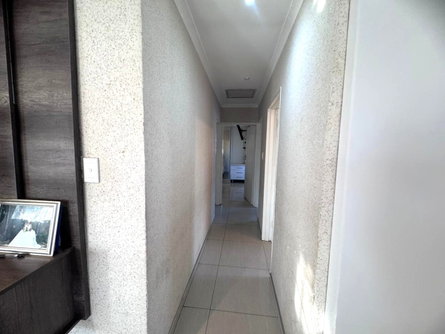 4 Bedroom Property for Sale in Klippoortje Gauteng